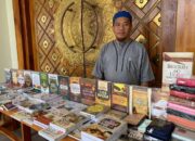 Perjalanan Irfan Rifai Mantan Ateis Jadi Pedagang Buku Agama di Padang Panjang