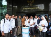 KPU Sumbar Serahkan DKJT untuk PHP 5 Kabupaten dan Kota di MK