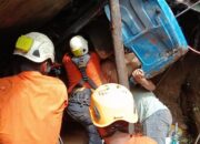 Terjebak di Jurang 30 Meter, Supir Truk di Pasaman Berhasil Dievakuasi
