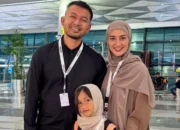 Atiqah Hasiholan dan Keluarga Sambut Tahun Baru 2025 dengan Ibadah Umroh