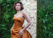 Zendaya Picu Rumor Pertunangan dengan Cincin Berlian di Golden Globes