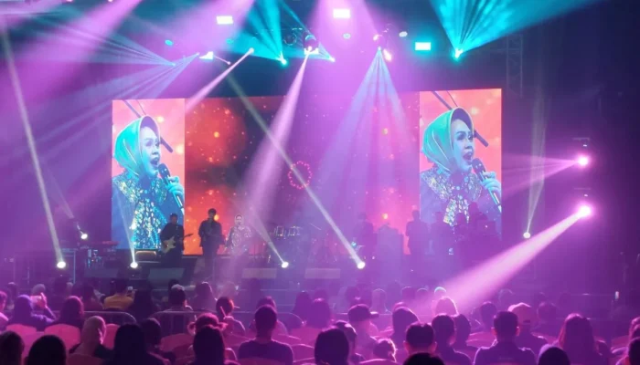 Hetty Koes Endang Sukses Pukau Penonton di Konser Boney M Jakarta