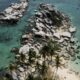 Pemandangan pulau lengkuas dari mercusuar [Foto: Wikipedia]