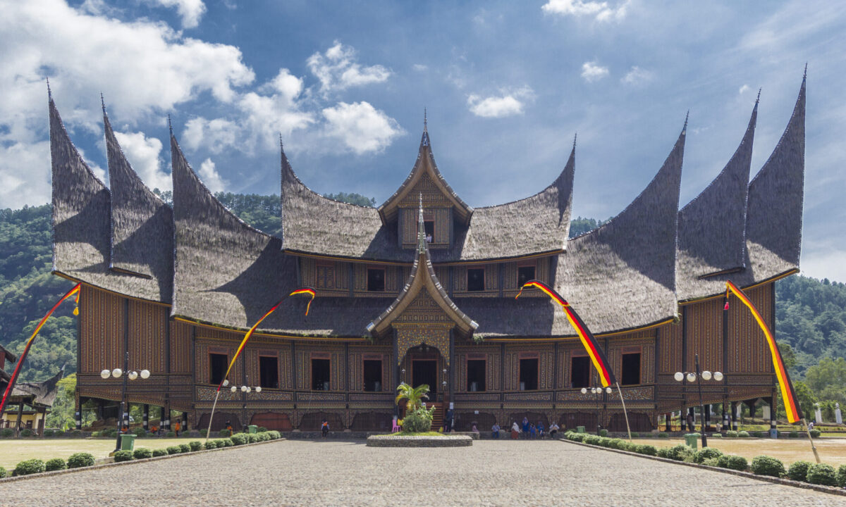 Istana Basa Pagaruyuang, Sumatera Barat [Foto: Wikipedia]