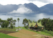 Danau Maninjau Keindahan Kaldera Vulkanik yang Memikat di Sumatera Barat