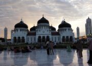 Wisata Religi di Masjid Raya Baiturrahman, Ikon Bersejarah Aceh