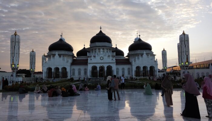 Wisata Religi di Masjid Raya Baiturrahman, Ikon Bersejarah Aceh
