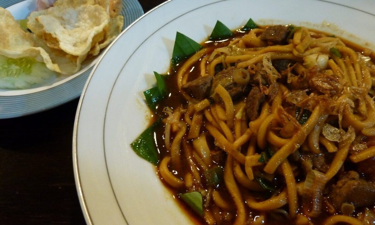 Mie Aceh yang menggugah selera [Foto: Wikipedia]