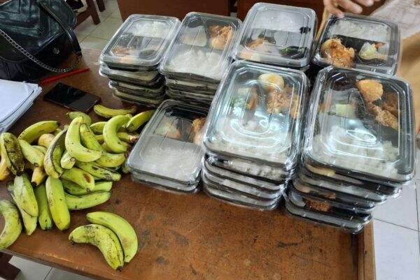 Makan Gratis Bergizi di SD 17 Kampung Baru, Kota Pariaman. (Foto: Istimewa)