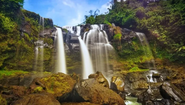 Menyingkap Keajaiban Alam Air Terjun Curup Tujuh di Lampung
