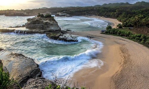 Keindahan Pantai Klayar Pacitan [Foto: topwisata.info]