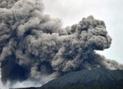 Gunung Marapi Erupsi 1.200 Meter, PVMBG Ingatkan Bahaya Lahar Hujan