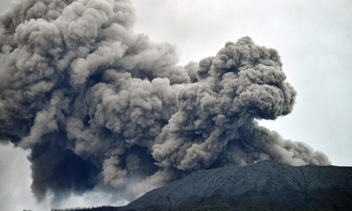Erupsi Gunung Marapi [Foto: ANTARA FOTO/Iggoy el Fitra]