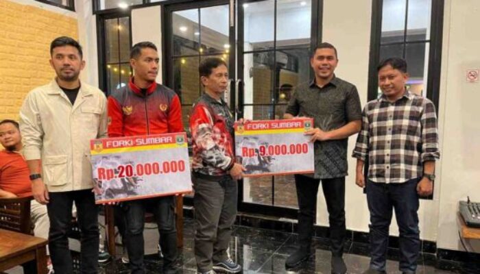 Forki Sumbar Beri Bonus Atlet PON, Komitmen Dukung Prestasi Karateka