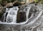 Menikmati Keindahan Air Terjun Tiga Tingkat Lubuk Hitam di Padang