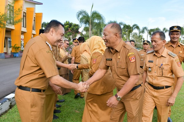 Wakil Bupati Agam, Muhammad Iqbal beserta ASN di lingkungan pemkab. (Foto: Istimewa)