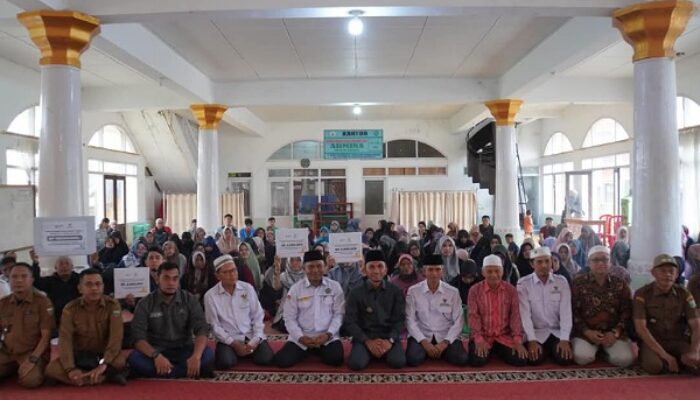 Baznas Padang Panjang Salurkan Zakat untuk 118 Mustahik Jelang Ramadan