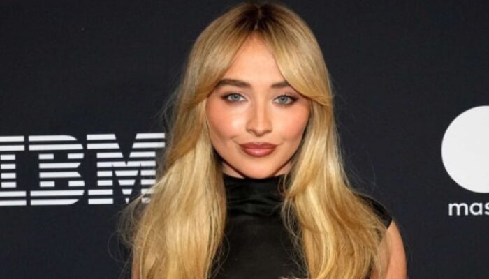 Sabrina Carpenter Kolaborasi dengan Dolly Parton di Album Deluxe Short n’ Sweet