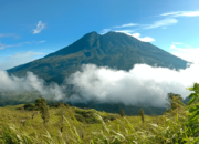 Gunung Mistis dengan Keindahan Alam yang Menakjubkan