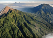 Keindahan Gunung Sanggar yang Tersembunyi di Balik Rinjani