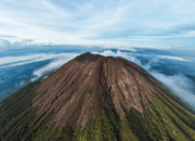 Gunung Slamet Mahkota Jawa Tengah yang Penuh Tantangan