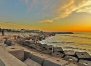 Menikmati Keindahan Pantai Tapak Paderi di Bengkulu