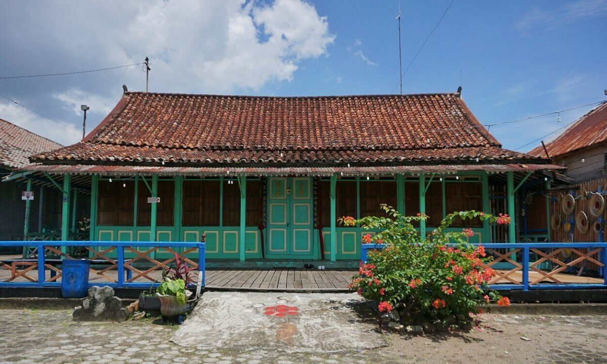 Rumah 300 tahun di tepian Sungai Musi Palembang [Foto:tripadvisor.co.id]