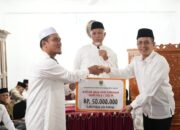 Safari Ramadan di Solok, Gubernur Mahyeldi Serahkan Bantuan Rp70 Juta untuk Masjid Al Ihsan