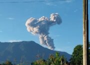 Gunung Marapi Meletus Pagi Ini, Abu Mengarah ke Padang Panjang