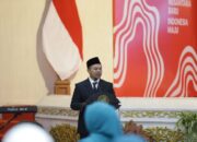 Tiba di Pekanbaru, Gubri dan Wagubri Disambut Meriah Dengan Adat Melayu