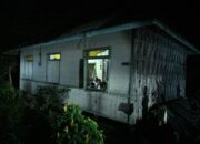Salurkan Bantuan Rehab Rumah Warga di Agam, Gubernur Mahyeldi Berpesan Agar Pendidikan Anak Terus Diperhatikan