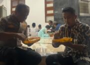 Wagub Vasko dan Kapolda Sumbar Makan Sederhana Bersama, Tunjukkan Kedekatan saat Berbuka di Masjid