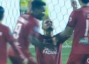 Persib Pesta Gol di Padang, Taklukkan Semen Padang 4-1