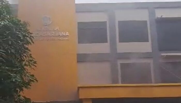 Gedung Pascasarjana UNP Kebakaran, Diduga Akibat Korsleting AC