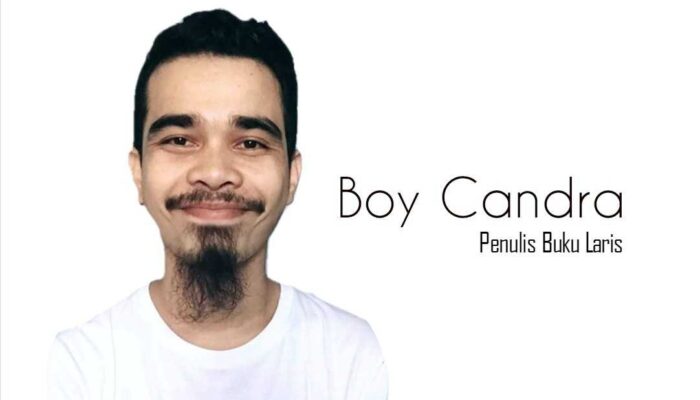 Kumpulan Puisi Boy Candra Terbaru, Yang Lagi Galau Merapat!
