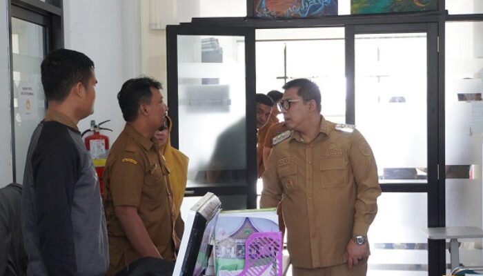 Wali Kota Padang Panjang Tinjau Disiplin ASN di Hari Pertama Kerja Usai Lebaran