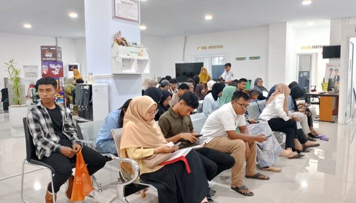 Hari Pertama Usai Lebaran, Mal Pelayanan Publik Padang Diserbu Warga
