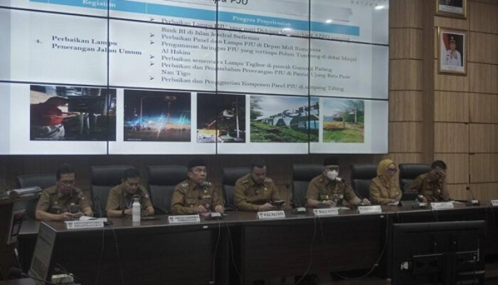 Wako Fadly Soroti Pasar Raya dan Kebersihan Kota dalam High Level Meeting