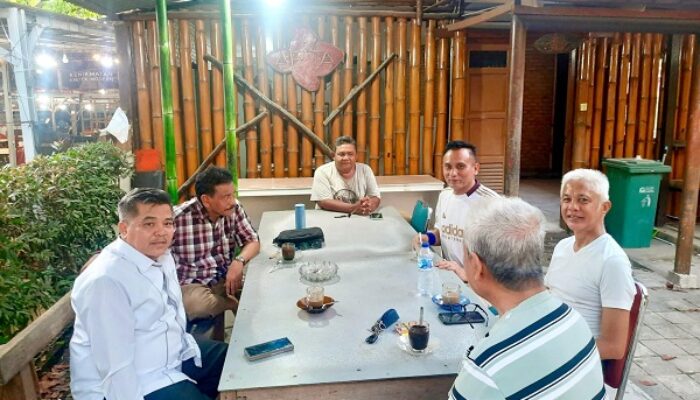 Silaturahmi Penuh Makna, Bupati Agam Bahas Potensi Ekonomi Agam di Padang