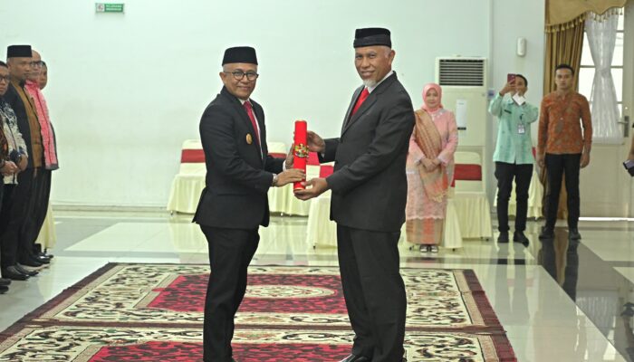 Gubernur Sumbar Kukuhkan Edi Dharma Syafni sebagai Pjs Bupati Pasaman, Fokus Kawal Pilkada Ulang dan Netralitas ASN