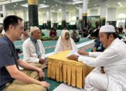 Mengharukan, Dua Lansia dan Seorang Pemuda Meneteskan Air Mata Saat Bersyahadat di Masjid Raya An Nur