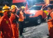 Tujuh Warga Terjebak di Sungai Bangek Padang, Tim SAR Bergerak Cepat