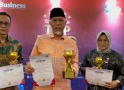 Gubernur Sumbar Mahyeldi Raih Top Pembina BUMD Award 2025, RSAM Bukittinggi Sabet Penghargaan Bintang Lima
