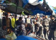 Satpol PP Tertibkan Pedagang di Trotoar Pasar Lubuk Buaya