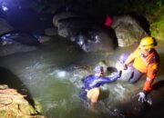 Tim SAR Gabungan Evakuasi Tujuh Pelajar dari Sungai Bangek Padang