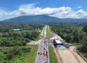Arus Kendaraan Padat, Exit Tol Hilalang Alami Kemacetan di H+2 Lebaran
