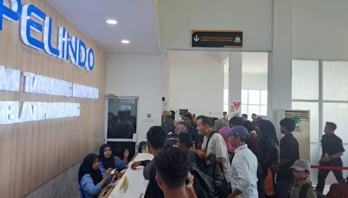 1.898 Penumpang Padati Pelabuhan Tanjung Harapan Pasca Lebaran