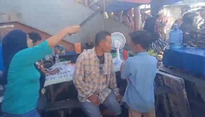 Penertiban PKL di Pasar Bandar Buat Ricuh, Pedagang Acungkan Golok ke Petugas
