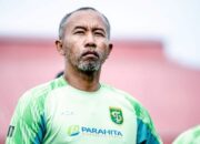 Tanpa Munster, Uston Nawawi Siap Pimpin Persebaya Tumbangkan Borneo FC