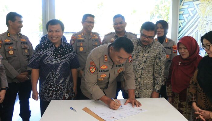 Polda Sumbar Gandeng FIB Unand Gelar Lomba Karya Tulis HUT Bhayangkara ke-79